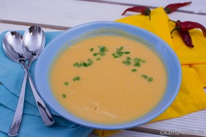 Blumenkohlsuppe mit Curry und Huhn
