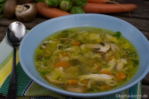 Suppenhuhn mit Rosenkohl