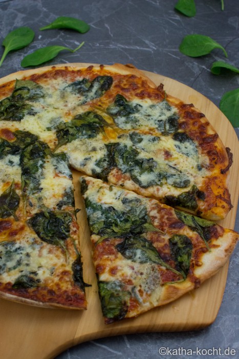 Spinat_Gorgonzola_Pizza_ (9)