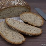 Haferflocken Brot aus dem Römertopf
