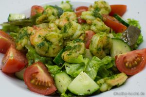 Salat mit Estragon Garnelen