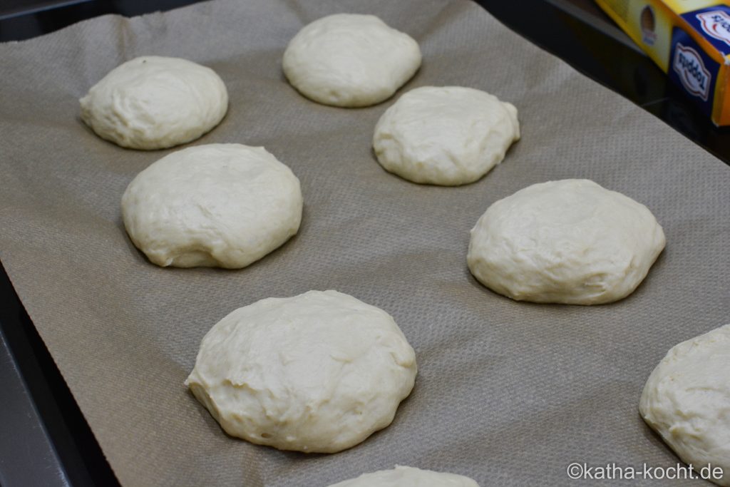 Flauschige_Burger_Buns_ (1)