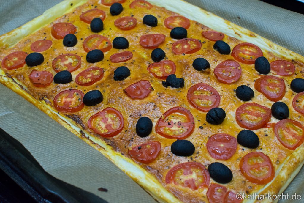 Blätterteigpizza_für_Tomatenfans_ (5)