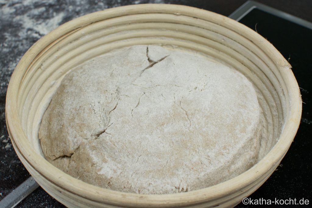 Roggenschrot_brot_aus_dem_Topf_ (5)