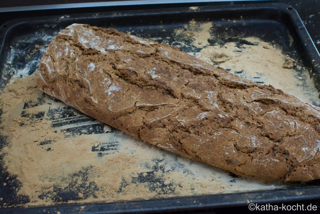 roggenmischbrot_mit_bier_und_leinsamenflocken_-9