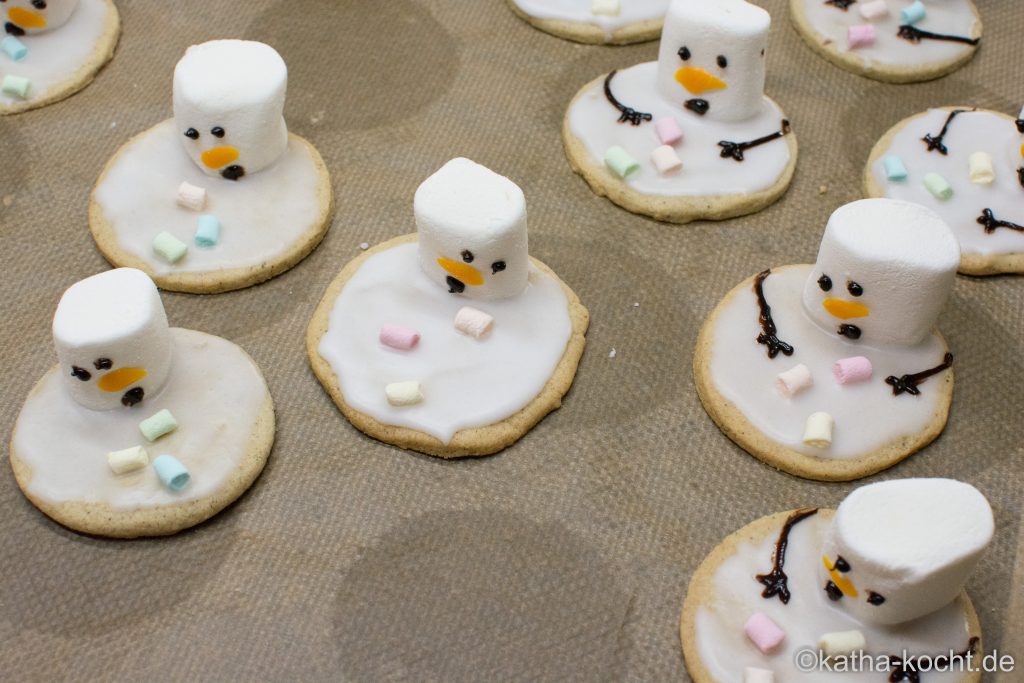 Weihnachtsgebäck - schmelzende Schneemann Plätzchen - Katha-kocht!