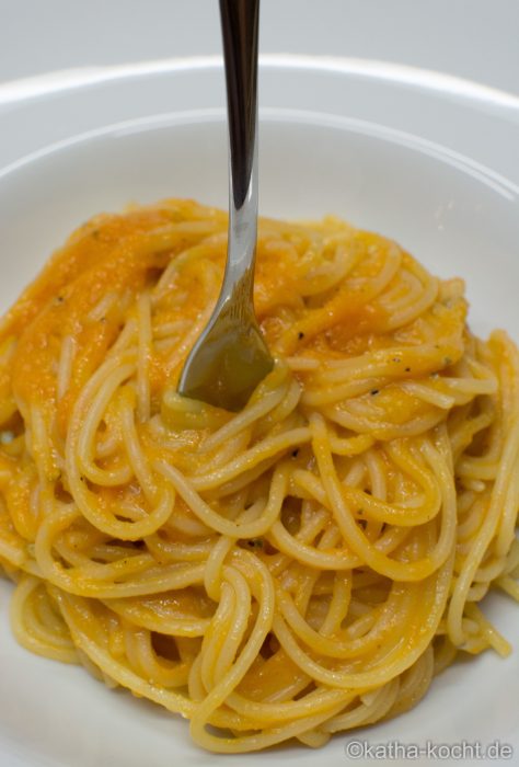 spaghetti-mit-kuerbis-grogonzola-sauce-13