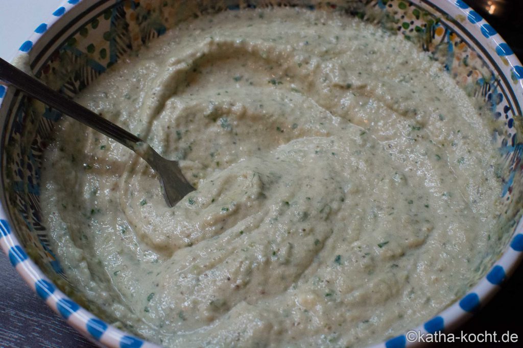 Hähnchenspieße mit Auberginen-Ziegenkäse Dip und Reis