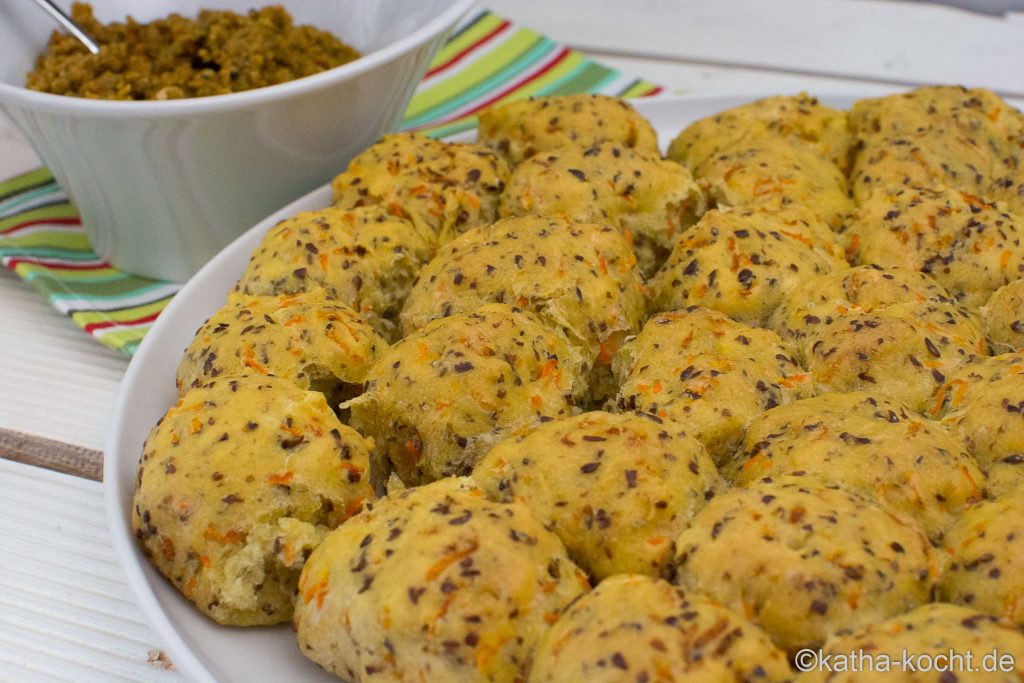 Brotkonfekt und Karottenaufstrich zum Brunch