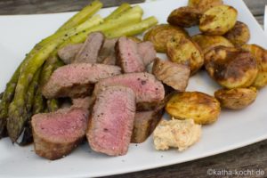 Lammrücken mit gebackenem Spargel
