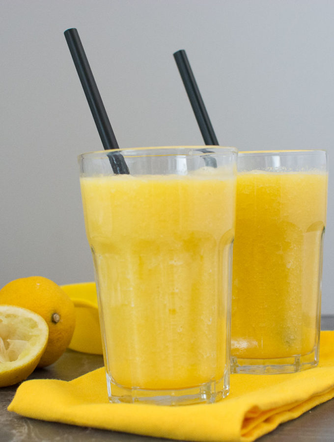Mango-Ananas Smoothie mit extra viel Viatmin C