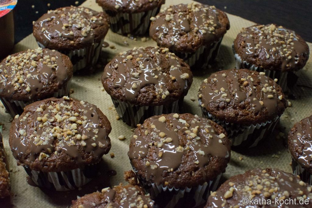 Nutella Muffins mit Haselnusskrokant