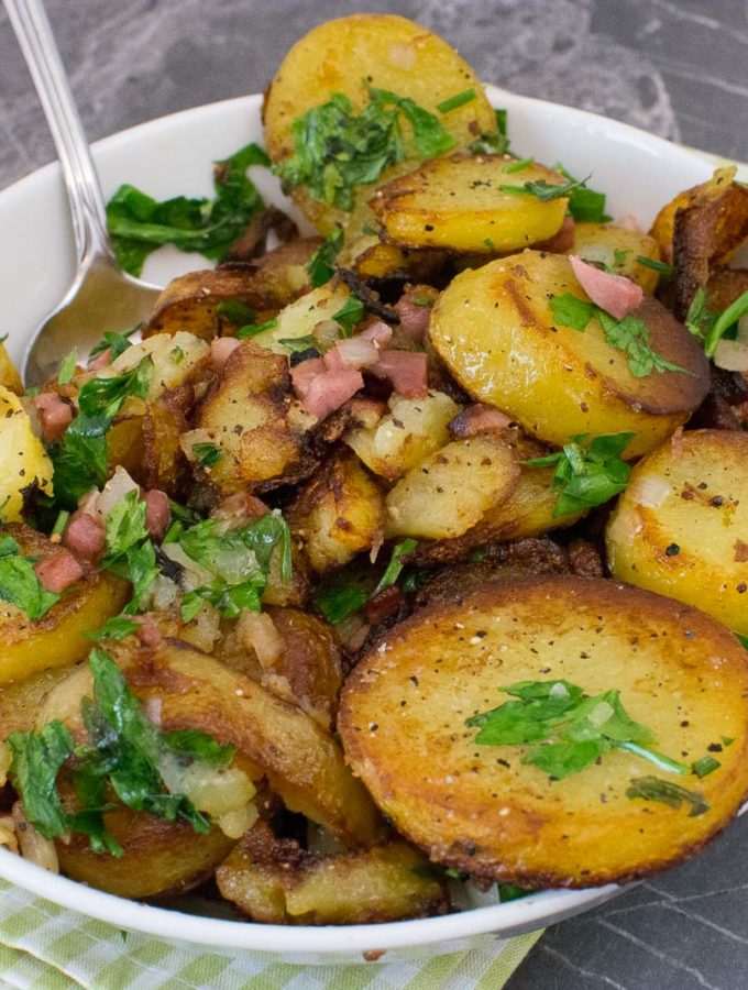 Bratkartoffeln mit Speck und Zwiebeln