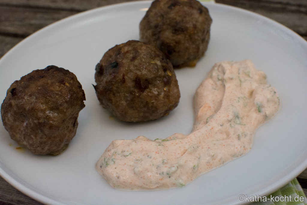 Gebackene Lammbällchen mit Joghurt