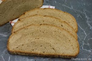 Großes Landbrot mit Sauerteig aus dem Topf
