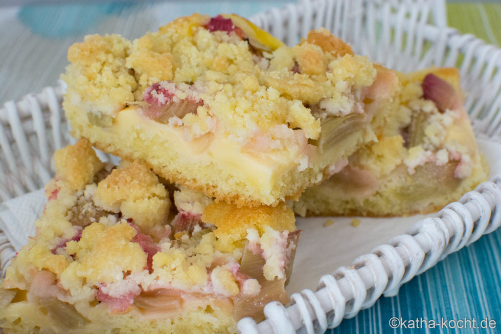 Rhabarberkuchen mit Vanillepudding vom Blech - Katha-kocht!