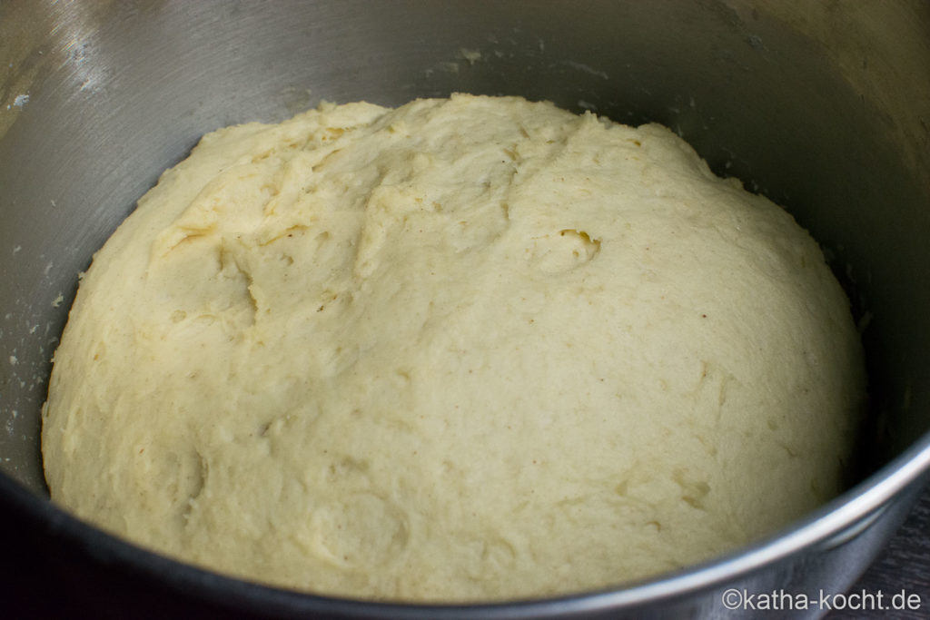 Süßes Monkey Bread mit Zucker und Zimt 