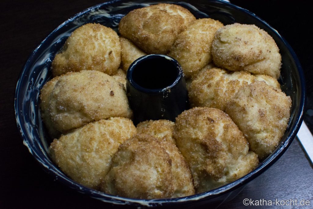 Süßes Monkey Bread mit Zucker und Zimt 