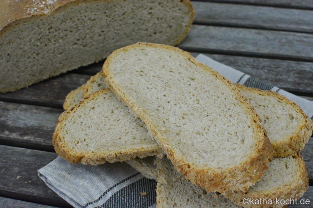 Haferflockenbrot mit Haferkleie aus dem Römertopf