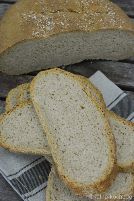 Haferflockenbrot mit Haferkleie aus dem Römertopf