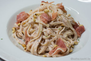 Pasta mit Feigen und Schinken
