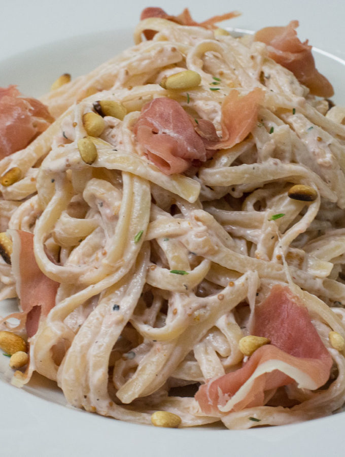 Pasta mit Feigen und Schinken