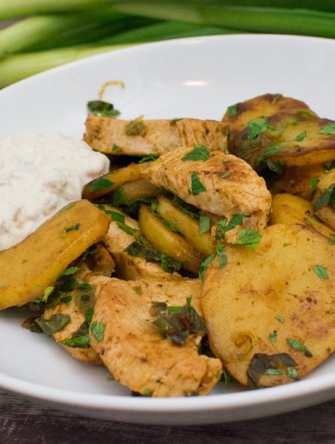 Puten-Kartoffelpfanne mit Steinpilzcreme