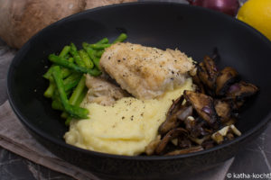 Seeteufel mit Thai-Spargel und Pilzen auf KArtoffelpüree