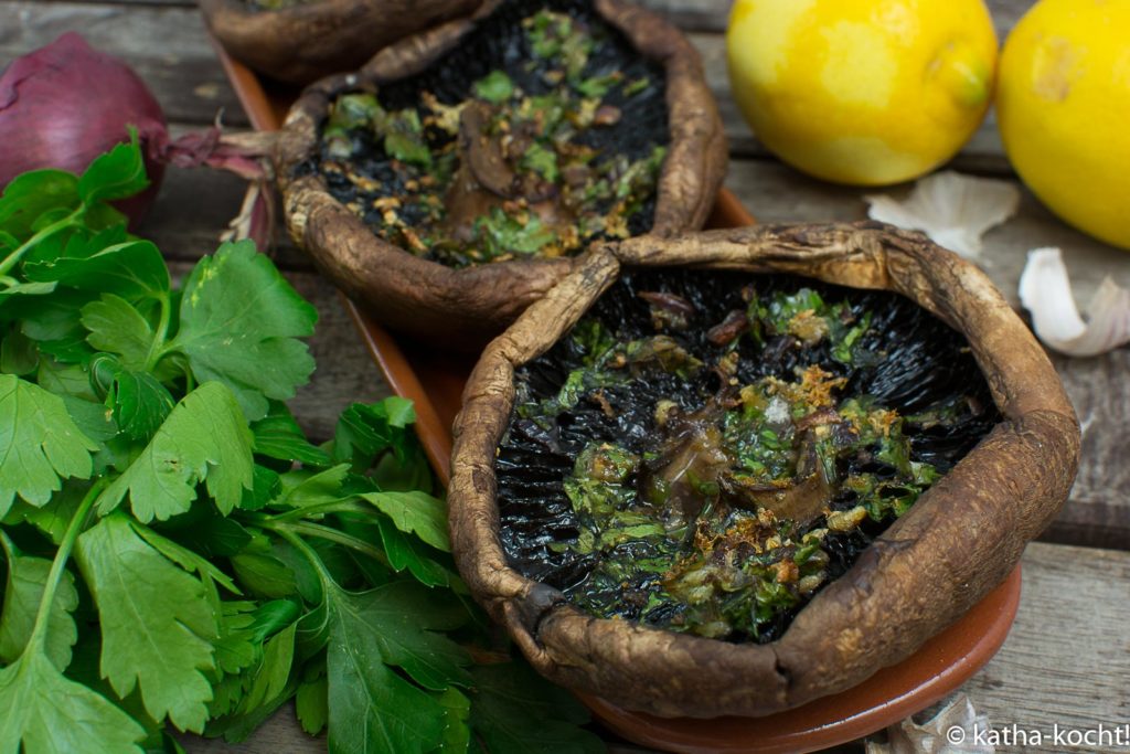 Tapas - gebackene Portobello Champignons mit Knoblauch