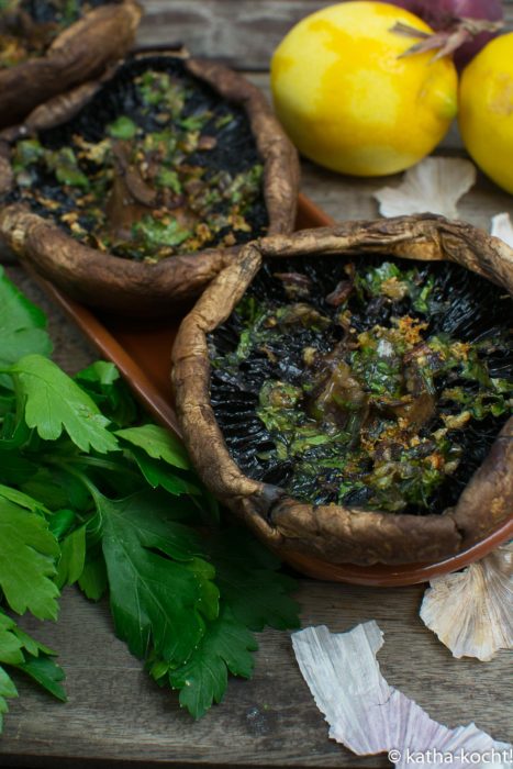 Tapas - gebackene Portobello Champignons mit Knoblauch