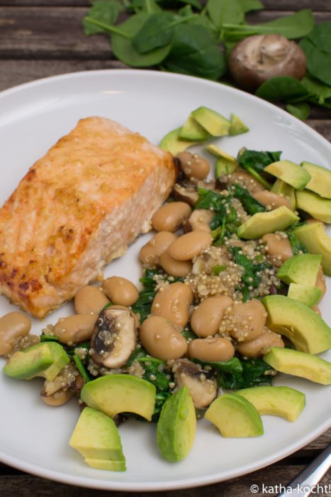 Gebackener Lachs mit Quinoa und Bohnen