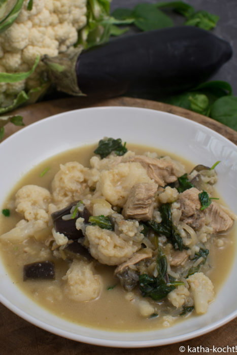 Grünes Hähnchencurry mit Spinat und Knoblauch für Lieferheld