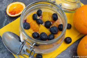 Fruchtige Overnight Oats mit Skyr und Heidelbeeren