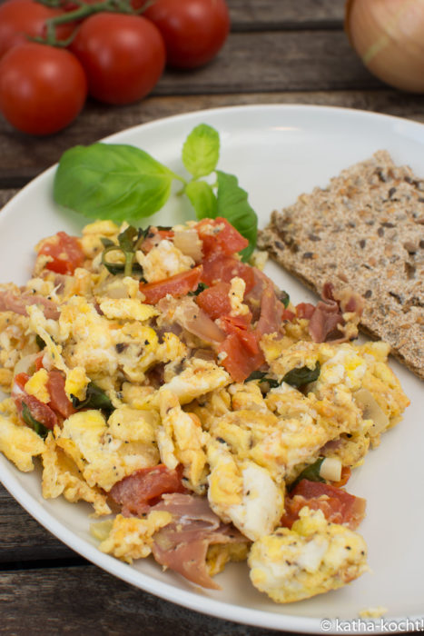 Rührei ohne Fett braten - ein leckeres Frühstück 