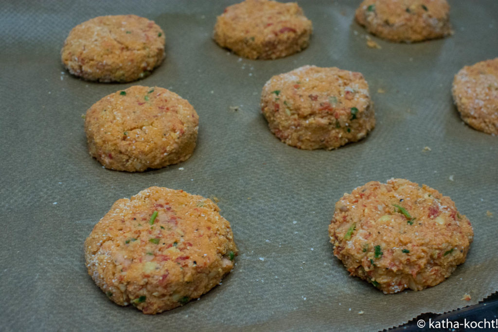 Leichter Salat mit Ofen Falafeln