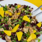 Radicchio-Mangosalat mit Walnüssen