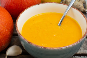 Feine Kürbissuppe mit roten Linsen Feine Kürbissuppe mit roten Linsen