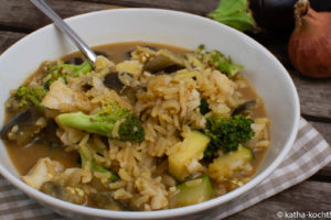 Schnelles Fischcurry mit Zucchini und Aubergine