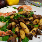 Salat mit Schupfnudeln und Garnelen