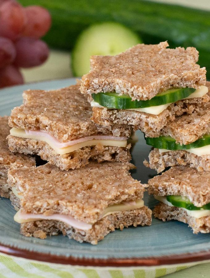 Brotsterne mit Käse und Wurst