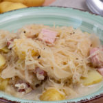 Kassler-Sauerkrautpfanne mit Kartoffeln
