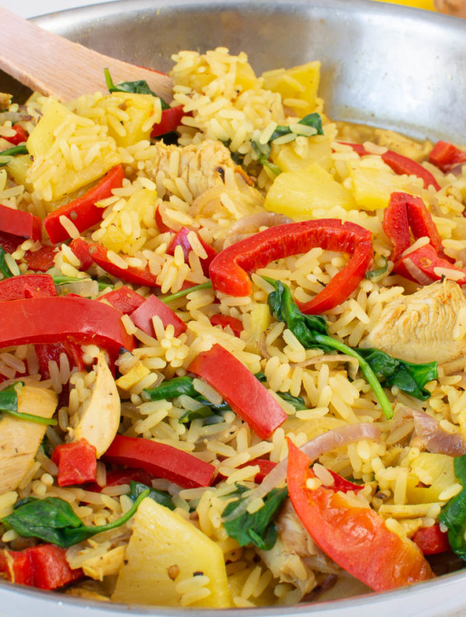 Hähnchencurry mit Paprika und Ananas