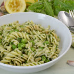 Zitronige Pasta mit Erbsen und Rucola