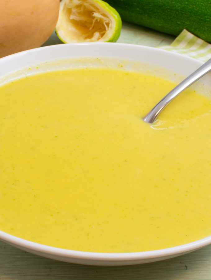 Zucchini-Butternutkürbissuppe