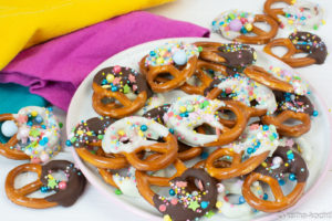 Bunte Schokoladen-Brezeln