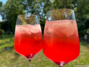 Johannisbeer-Weinschorle