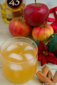 Winterlicher Apfel-Whisky Cocktail