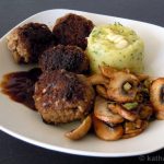 Bouletten, Champignons und Käse-Stampfkartoffeln