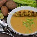 Süßkartoffel-Erdnusscreme Suppe mit würzigen Curry-Putenbruststreifen