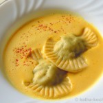 Mangold-Ziegenkäse Ravioli in Kürbis-Mascarpone Süppchen